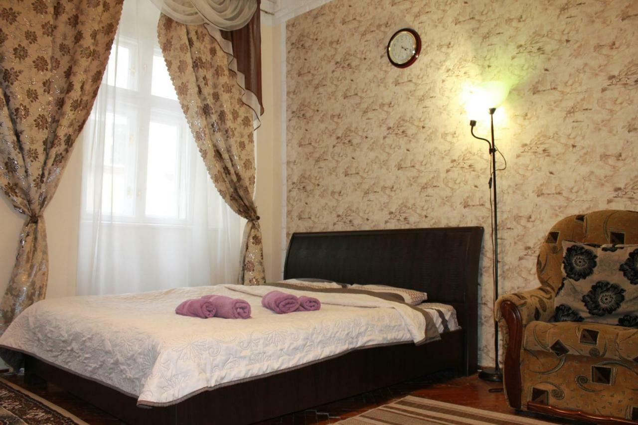Apartment On Rynok Square Lviv Eksteriør billede