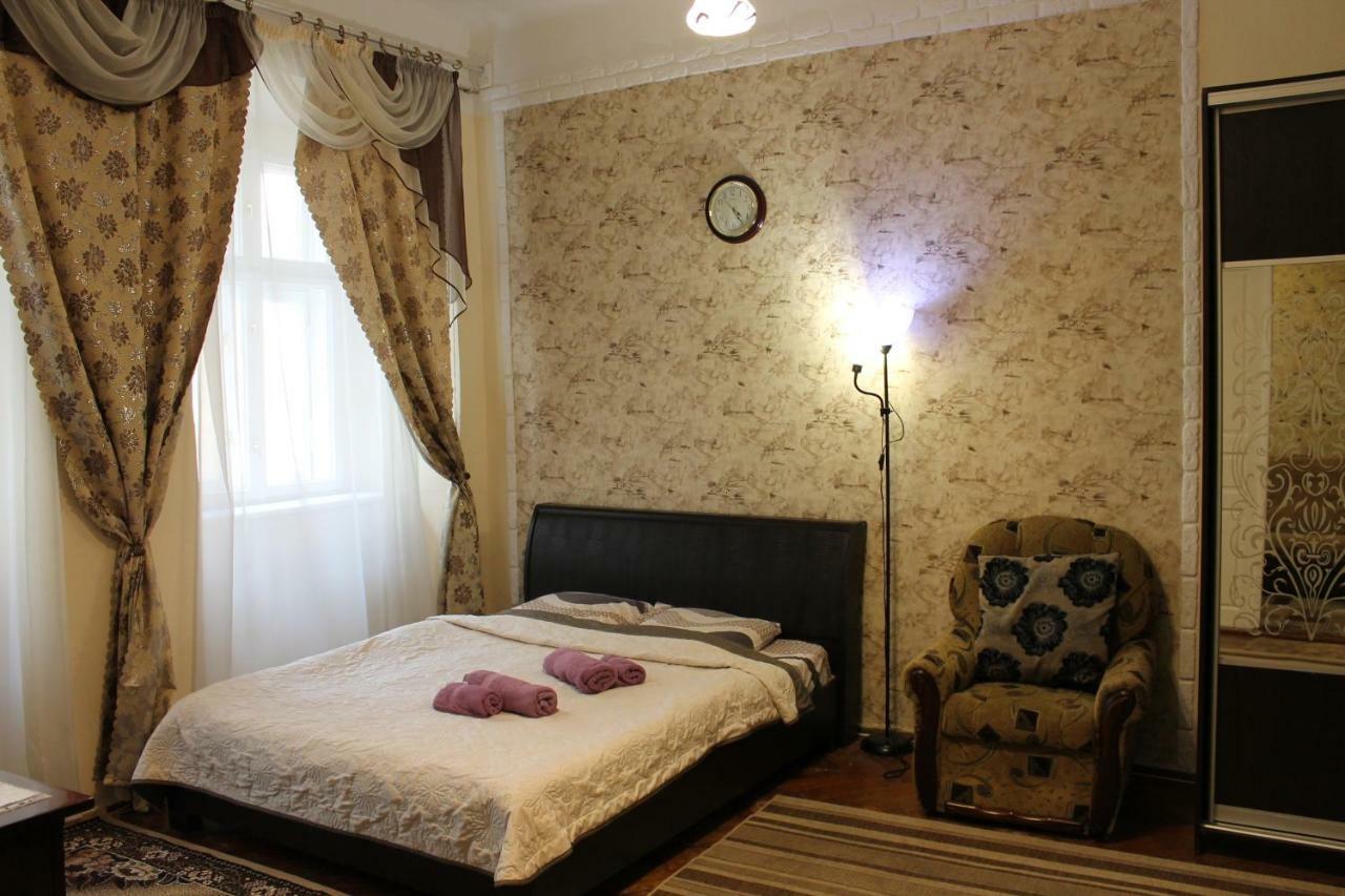 Apartment On Rynok Square Lviv Eksteriør billede