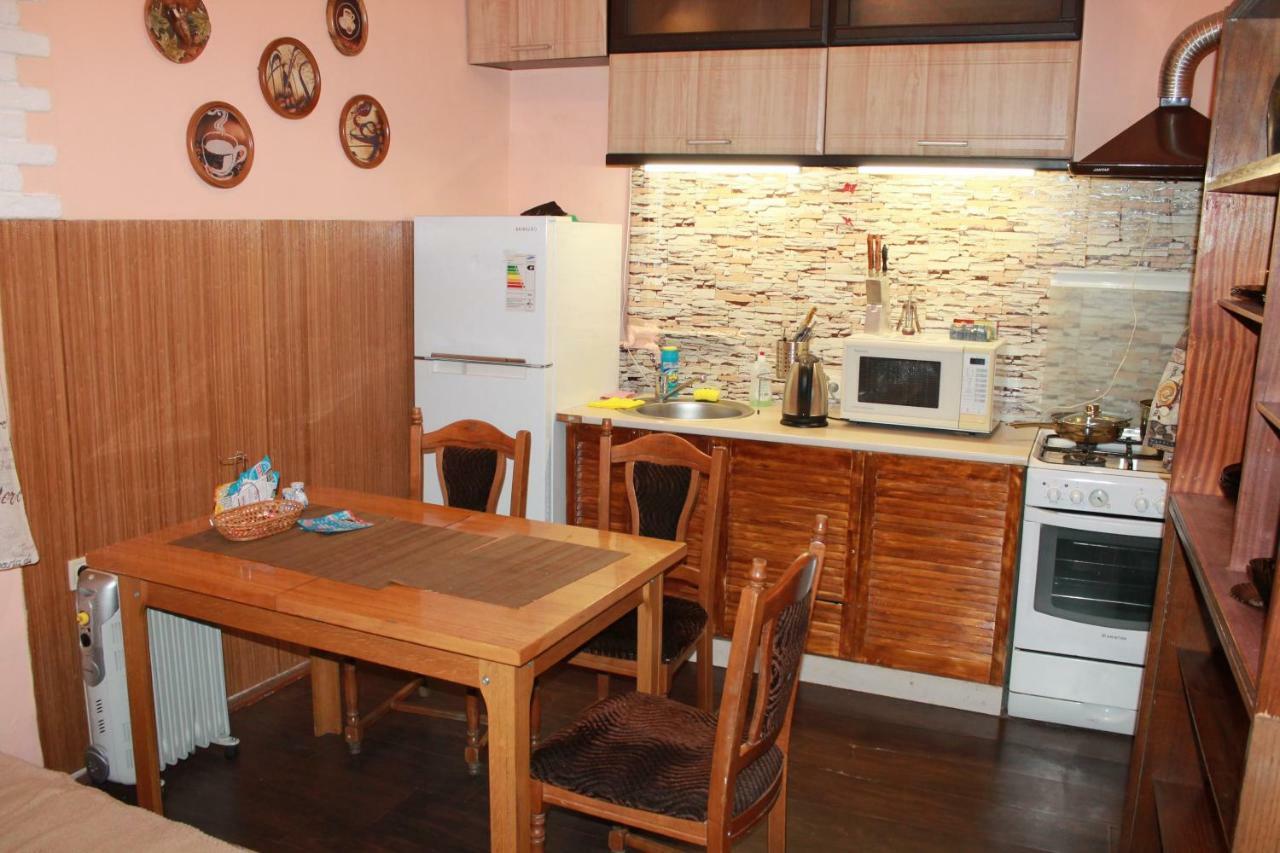 Apartment On Rynok Square Lviv Eksteriør billede