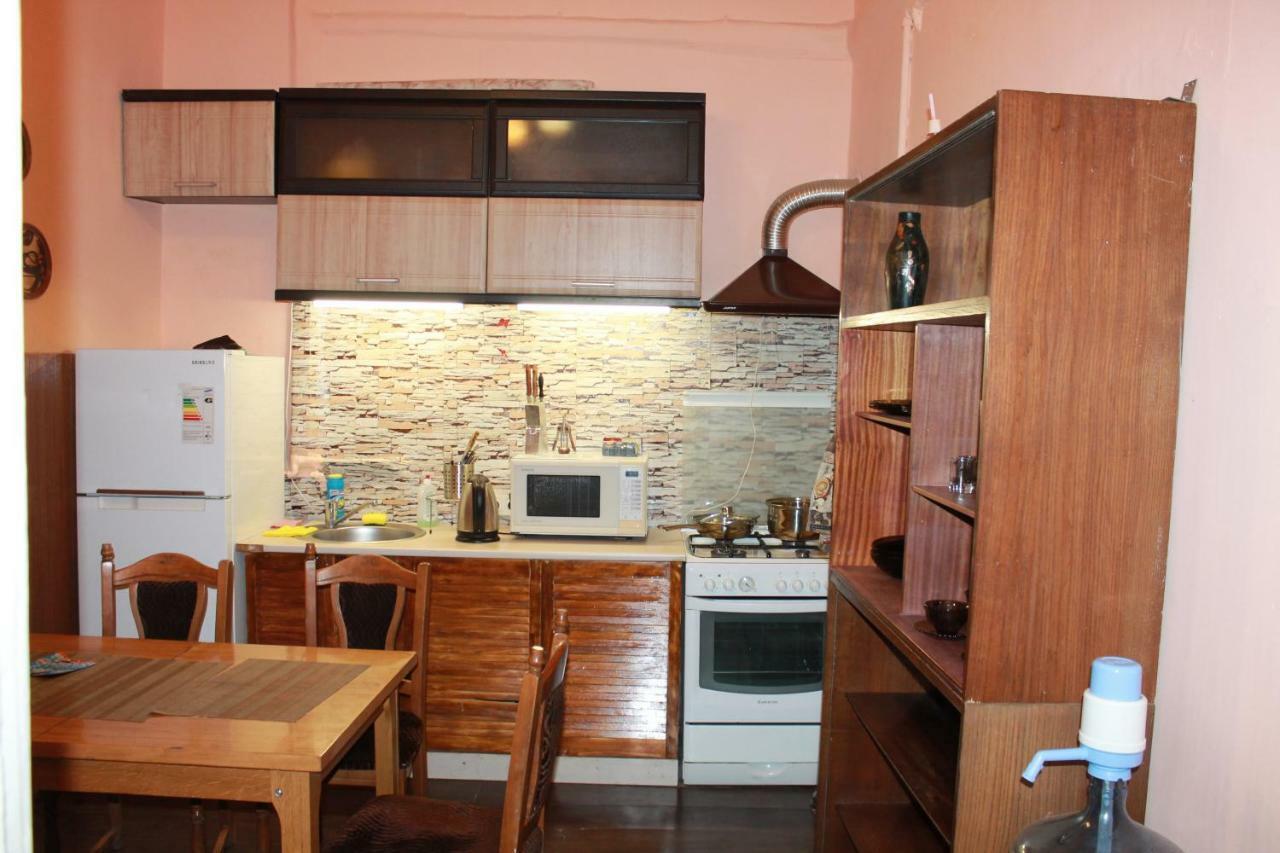 Apartment On Rynok Square Lviv Eksteriør billede