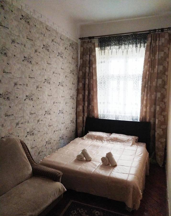 Apartment On Rynok Square Lviv Eksteriør billede